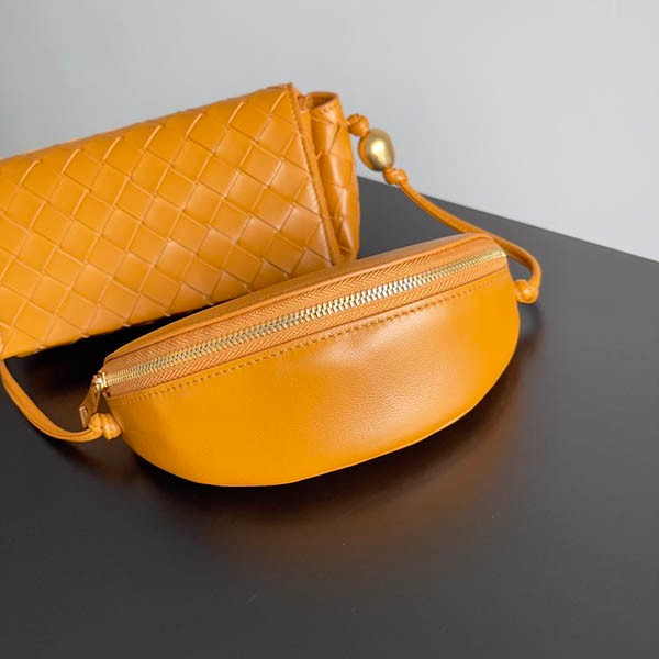 bottega veneta strap pouch replica bob71618