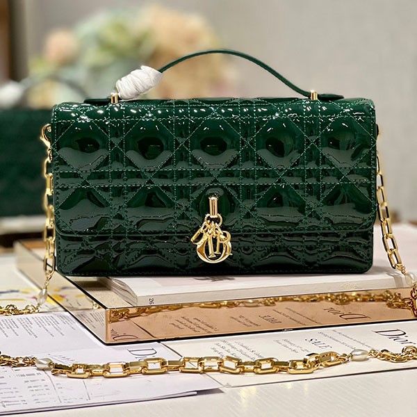 Dior Cannage Replica Patent Calfskin Chain Shoulder Bag den54247