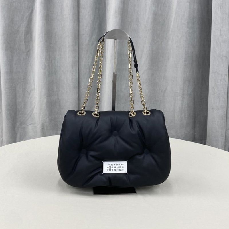 The rapidly growing popularity of Maison Margiela Glam Slam replica flap chain bag Mal42039