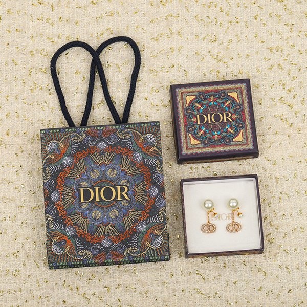 Immediate shipping Dior TRIBALES "CD" signature earrings replica del15516 Immediate shipping Dior TRIBALES "CD" signature earrings replica del15516