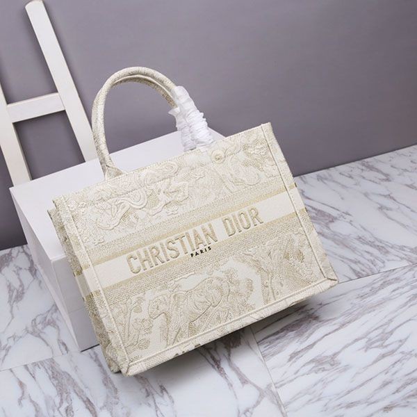 Dior Book Tote Replica Medium Bag deq74661 Sold Out