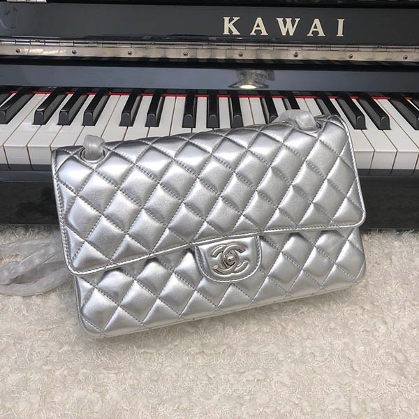 [Quick delivery!] The coveted classic Chanel handbag? shy52944
