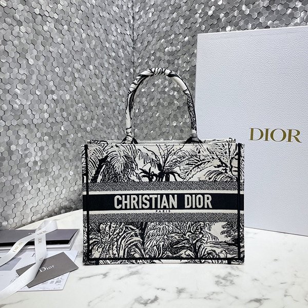 First come, first served? Dior Book Tote Fake Palms den94743