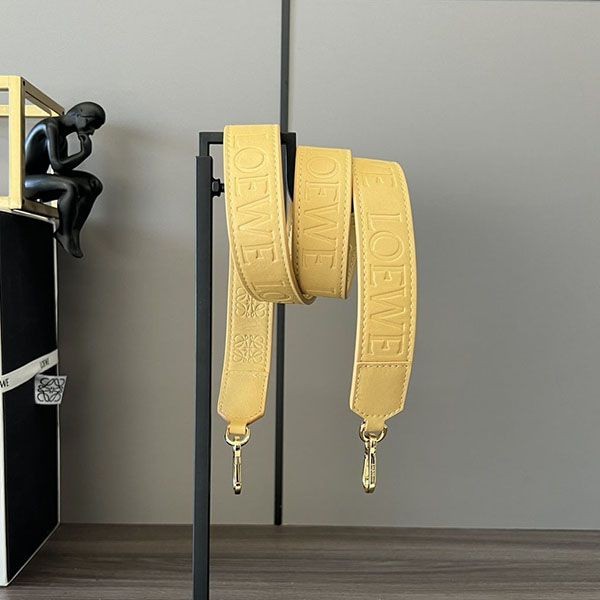 No.1 Popular Loewe Strap Satin Calf Logo Embossed low27871