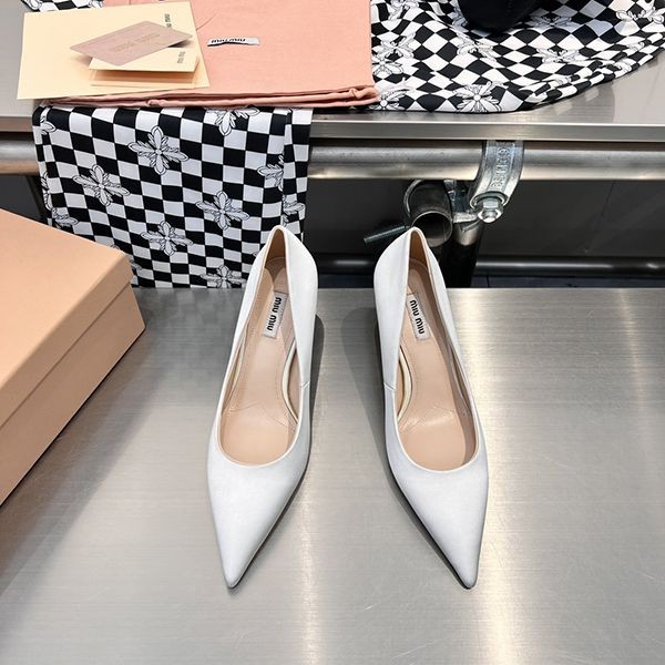 ?Elegant feet? Miu Miu copy pumps with 9cm heels myw06502