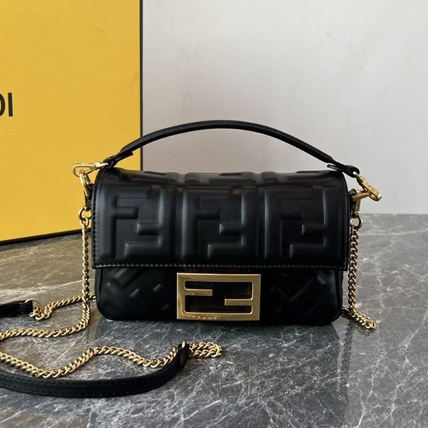 Fendi Black Leather Baguette Large Shoulder Bag Replica fei39176