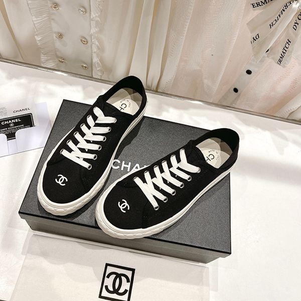 definitely want this! Replica Chanel sneakers in suede, calfskin and tweed shs83177