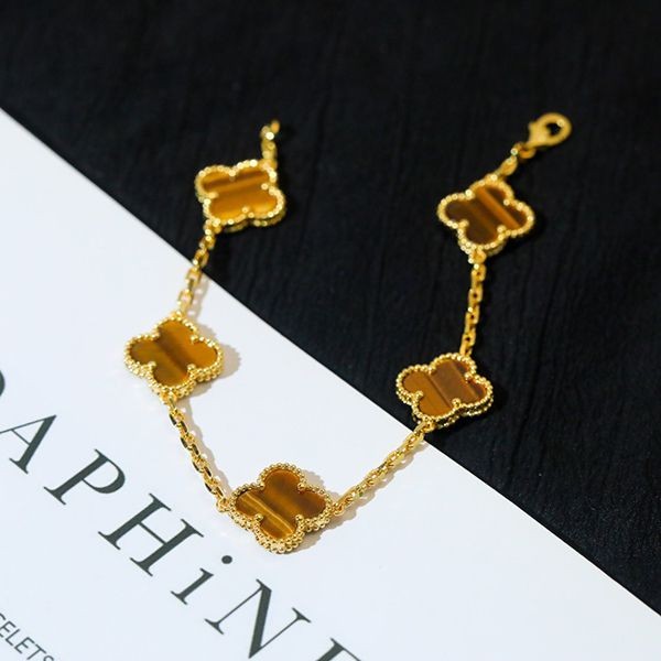 Very popular!! New color Van Cleef & Arpels Vintage Alhamb replica La bracelet vak47652