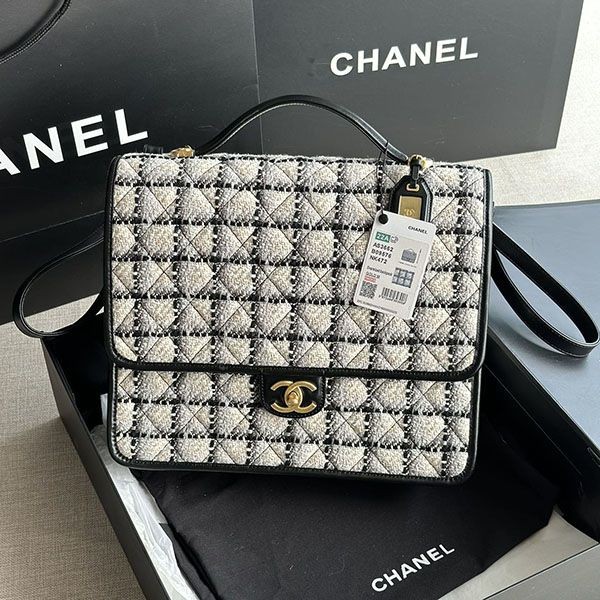 Love at first sight? Chanel Classic Handbag Replica shz07120 Love at first sight? Chanel Classic Handbag Replica shz07120