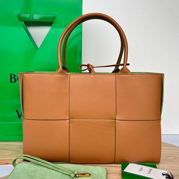 Bottega Veneta Medium Arco Tote Bag Replica boo93349 Bottega Veneta Medium Arco Tote Bag Replica boo93349
