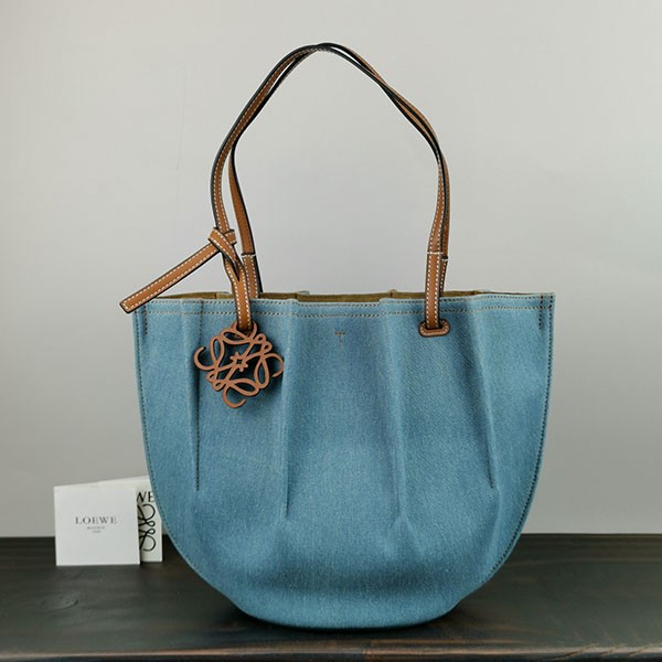 Free shipping Loewe bag replica small shell calfskin tote bag loc04636