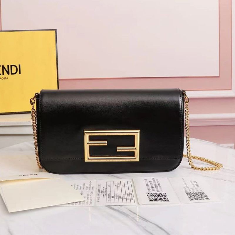 21-22AW Fendi replica mini bag with built-in wallet and pouch, black leather mini bag 8BS032AHM0F0KUR