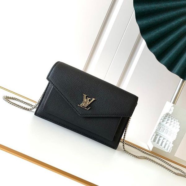 Boutique Louis Vuitton Pochette Copy Lock Me Chain Bag M69400 Boutique Louis Vuitton Pochette Copy Lock Me Chain Bag M69400