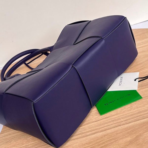 Bottega Veneta Replica Small Arco Tote Bag boz41447