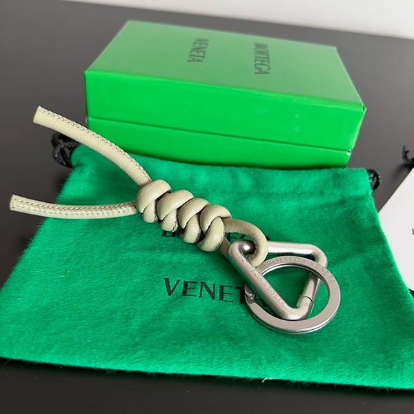 Bottega Veneta Braided Leather Keyring Replica Popular and Unique bof75601