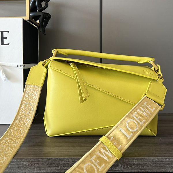 Perfect gift: Loewe shoulder bag replica PUZZLE Nano Puzzle Bag loi78476