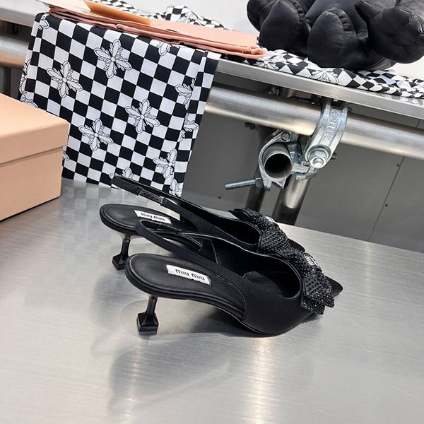 Show off your beautiful legs? Miu Miu pumps replica with 5.5cm heel myr12737 Show off your beautiful legs? Miu Miu pumps replica with 5.5cm heel myr12737