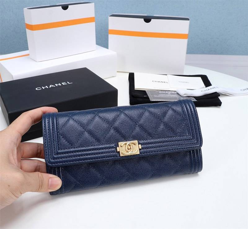 Rare Chanel Caviar Replica Bi-fold Wallet with flap Boy Chanel shb94493