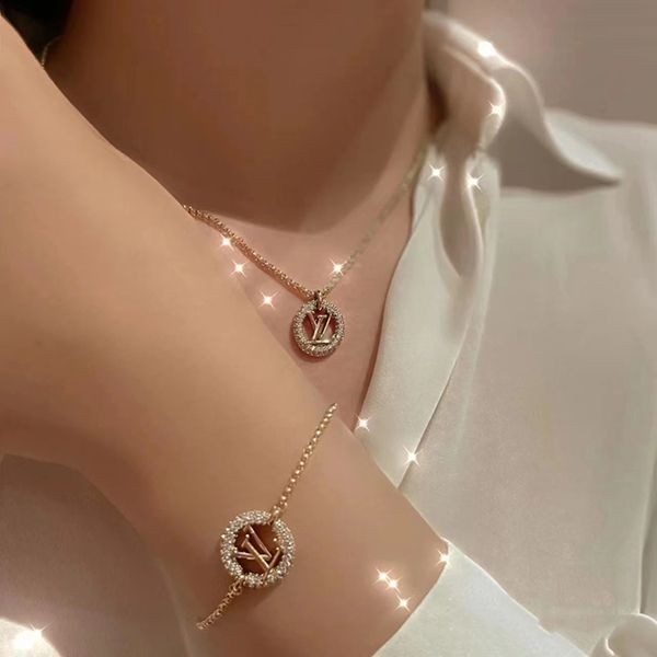 New Arrival? Louis Vuitton Luluglam Strass Bracelet Replica vuv45877