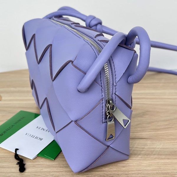 Secured Bottega Cassette Small Shoulder Bag Replica bos60632