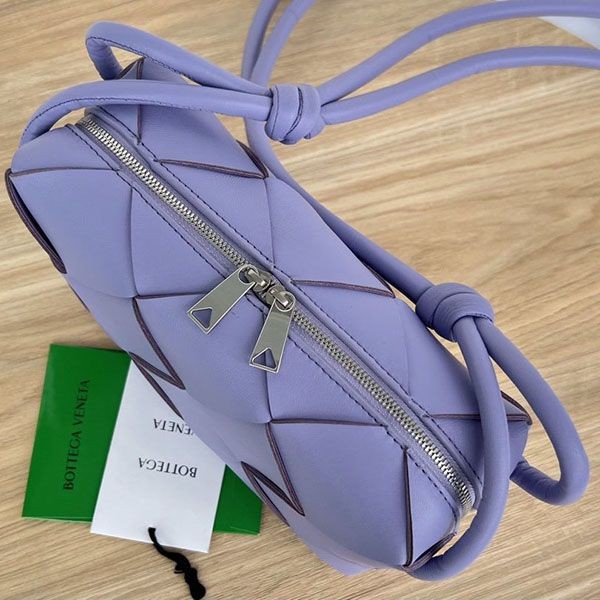 Secured Bottega Cassette Small Shoulder Bag Replica bos60632