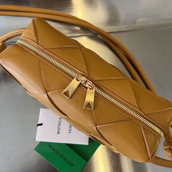 Free shipping Bottega Cassette Small Shoulder Bag Replica bok85989