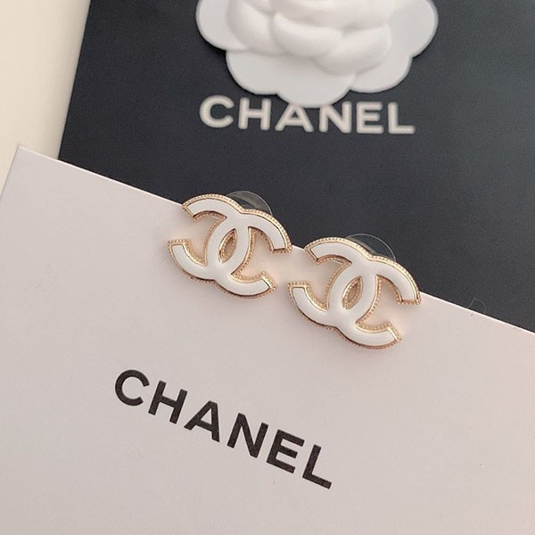 Eye-catching color Chanel CC logo earrings copy white resin & metal shr81197 Eye-catching color Chanel CC logo earrings copy white resin & metal shr81197