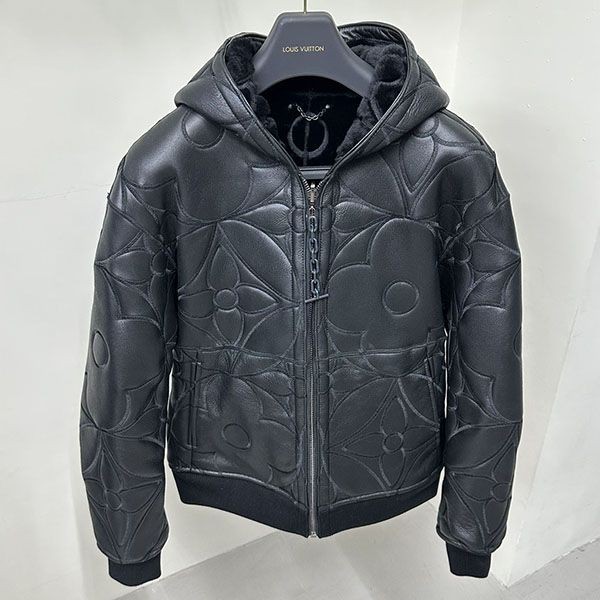 Louis Vuitton reversible down jacket replica vum53107 sold out Louis Vuitton reversible down jacket replica vum53107 sold out