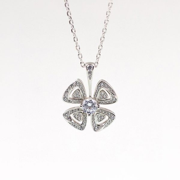 Immediate delivery Bulgari necklace replica FIOREVER 18K gold [Popular item] Bud41316