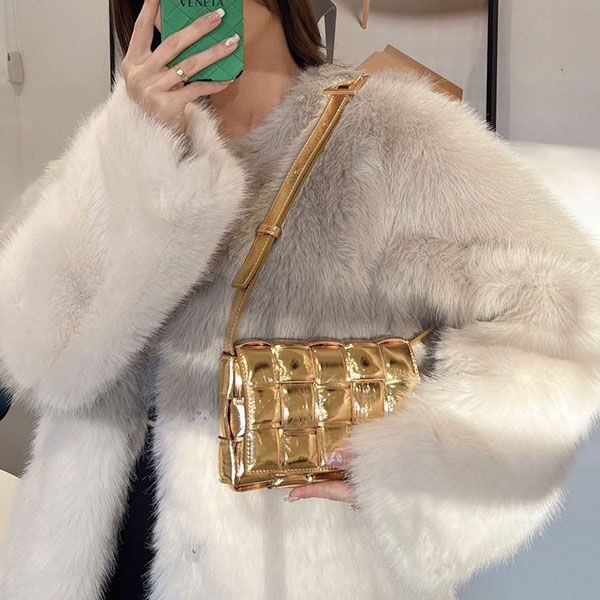 Boutique? Bottega Veneta Cassette Replica Small Size Shoulder Bag boi70253