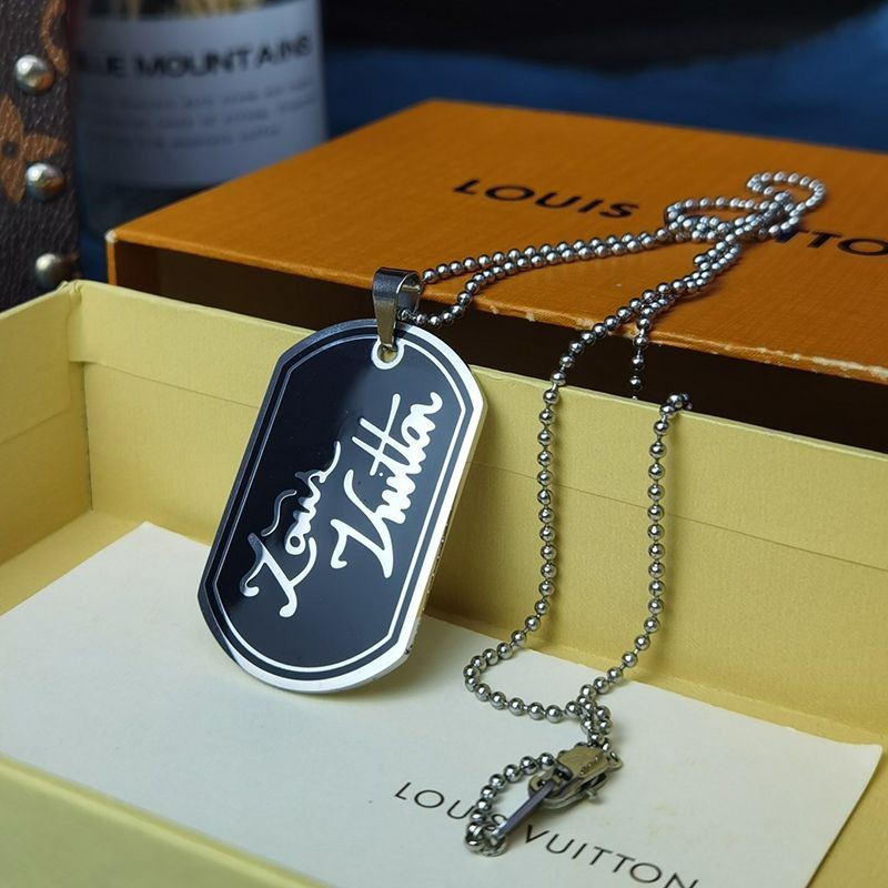 Louis Vuitton Signature Pendant Necklace M00321, not available in Japan Louis Vuitton Signature Pendant Necklace M00321, not available in Japan