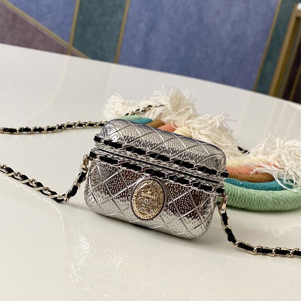 Chanel Airpods Case Earphone Case Replica shk20285