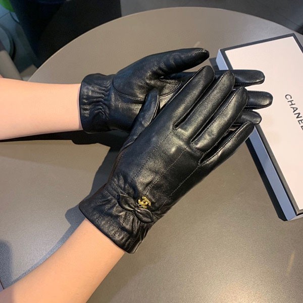 Sure to sell out: fake Chanel leather gloves shx43028