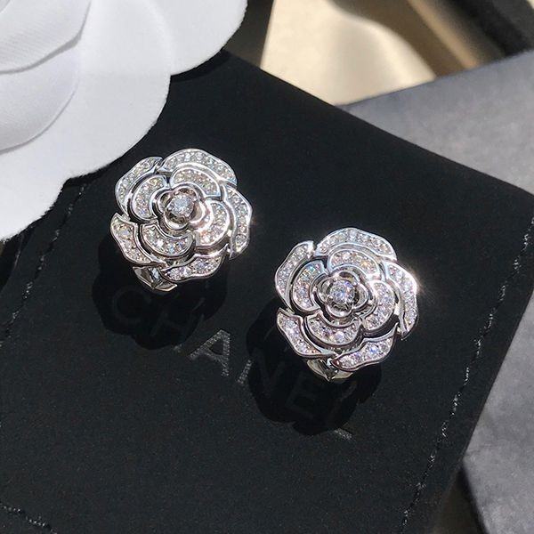 ★Japan!! Popular! Chanel Diamond Camellia Earrings Replica J12072