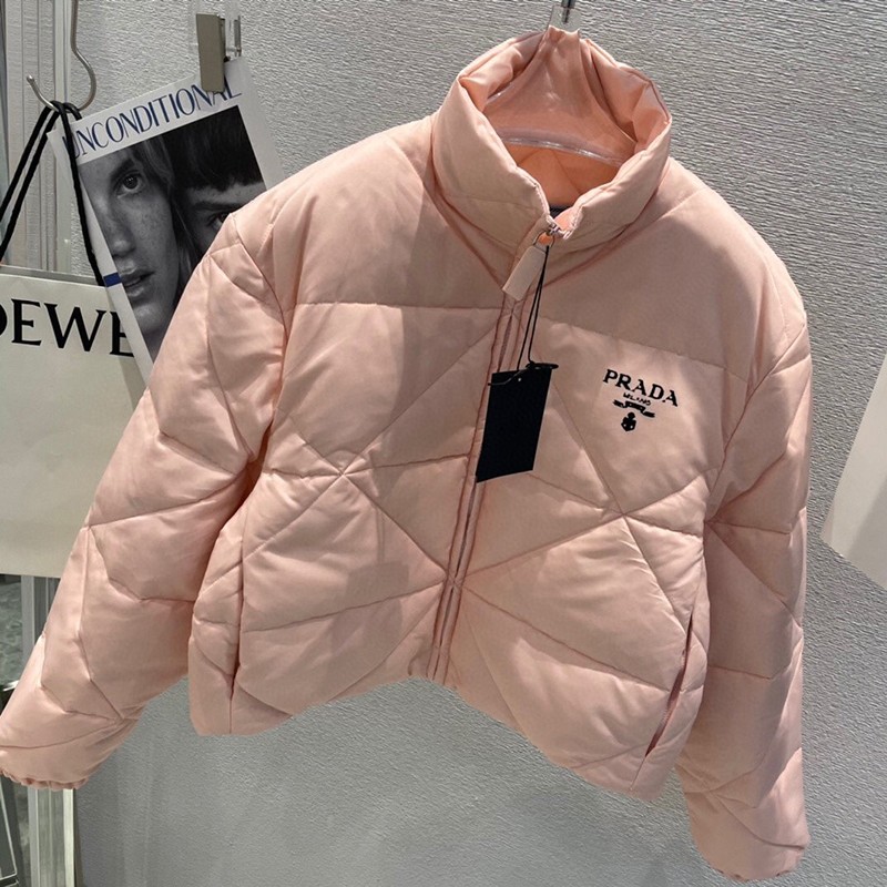 Very popular!! New color★Prada coat replica outlet hooded short down jacket pug41355 Very popular!! New color★Prada coat replica outlet hooded short down jacket pug41355