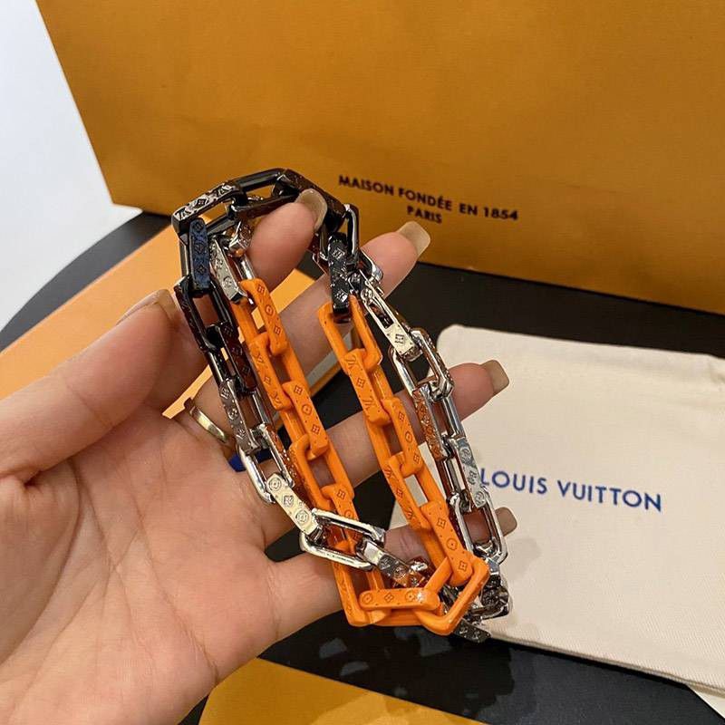 Hard to find Louis Vuitton Collier Chain Links replica Patches Strass Necklace vux46955 Hard to find Louis Vuitton Collier Chain Links replica Patches Strass Necklace vux46955