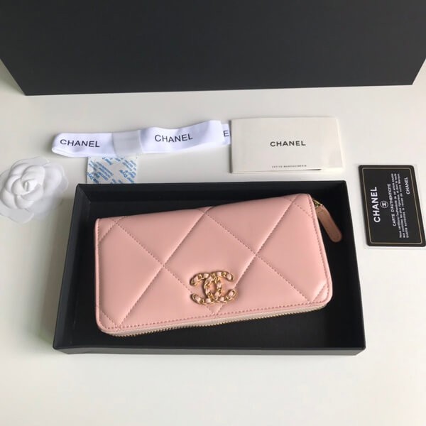 Cute Chanel Nineteen Zip Long Wallet Replica Grade N AP1063B