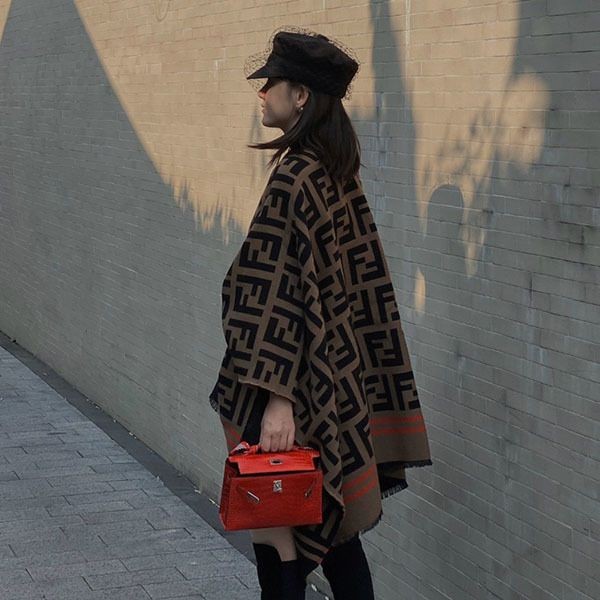 ★Popular in Japan! Fendi scarf copy☆New season☆Free shipping! FF Monogram Poncho fen09809