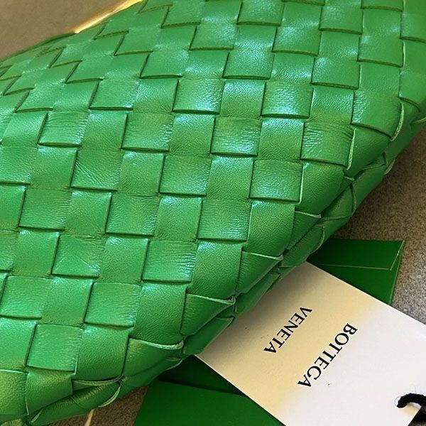 Secured Bottega Veneta Replica Sardine Top Handle Bag bow31157