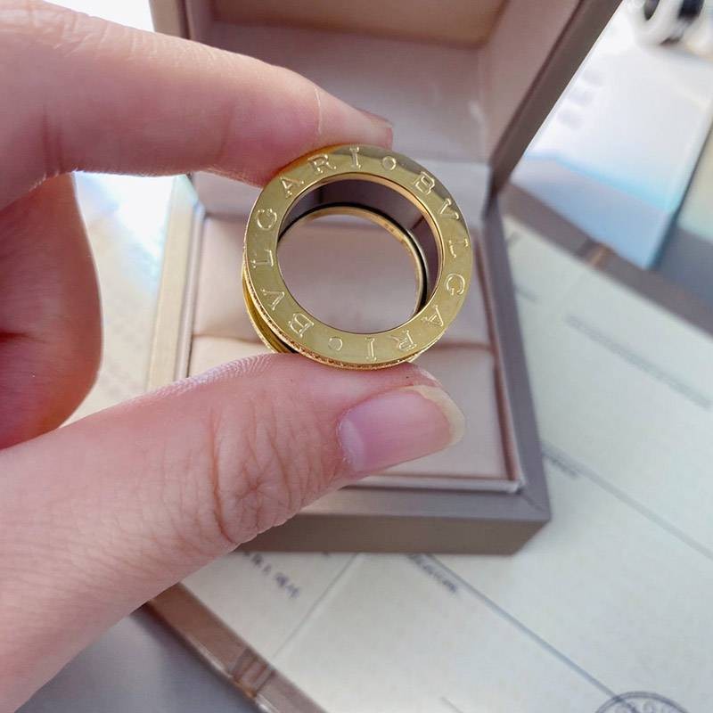 New color ☆ Rare Bulgari B.ZERO1 18K gold 1 band ring replica But79112 New color ☆ Rare Bulgari B.ZERO1 18K gold 1 band ring replica But79112