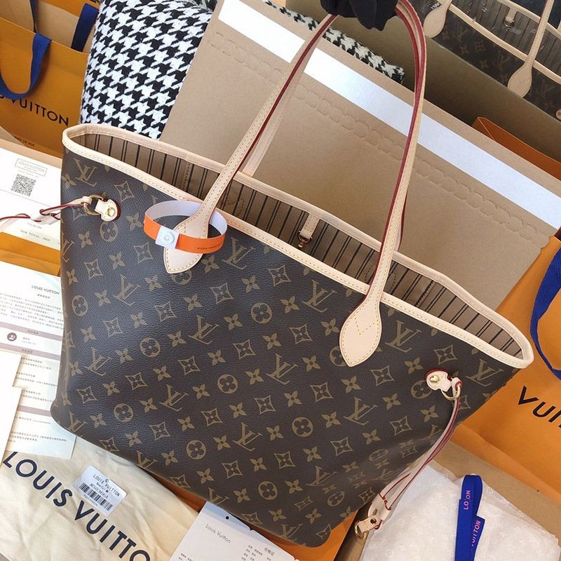 ★Popular in Japan! Louis Vuitton Neverfull MM Tote Bag vuk61716