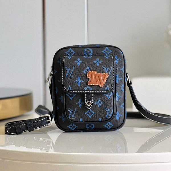 [Perfect for everyday use?] Louis Vuitton replica Mini Christopher shoulder bag M81854