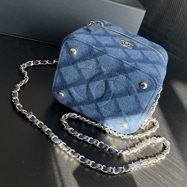 Sold Out Chanel Small Vanity Case Replica shi56514