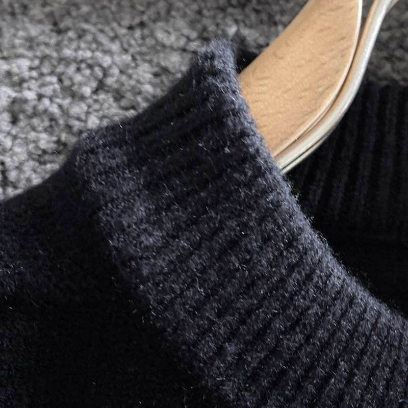 First come, first served? Bottega Veneta knit sweater fake boh90299