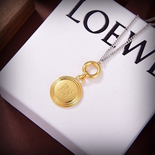 [Very easy to use] Loewe Anagram Necklace Replica lok98318