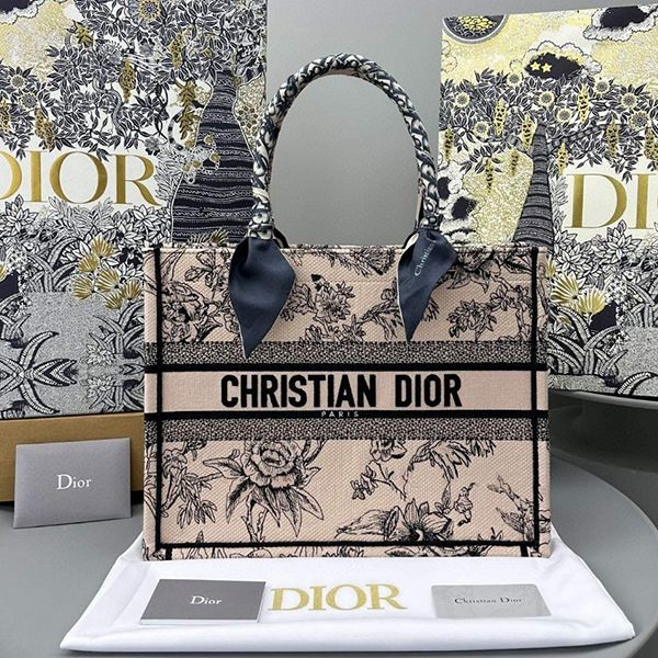 Easy to use Dior Book Tote Copy Bag Medium Embroidery M1296ZRYZ_M973 Easy to use Dior Book Tote Copy Bag Medium Embroidery M1296ZRYZ_M973