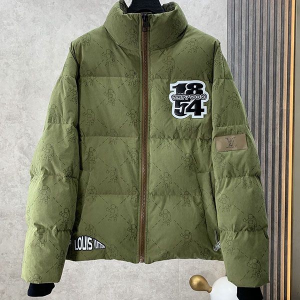 Latest and stylish Louis Vuitton short down jacket replica vuw36471