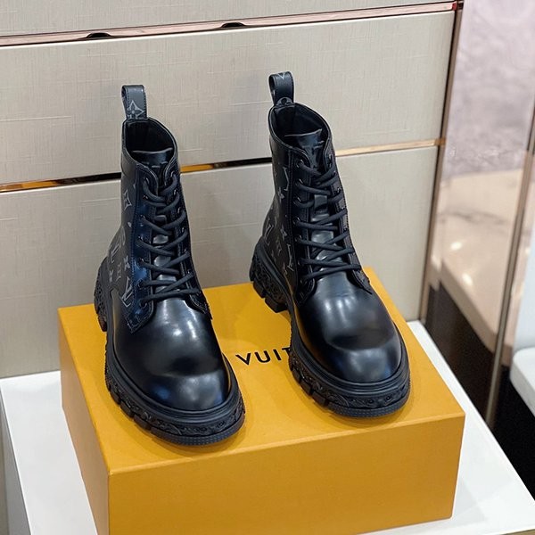 Classic Louis Vuitton men's short boots replica vun38798 Classic Louis Vuitton men's short boots replica vun38798