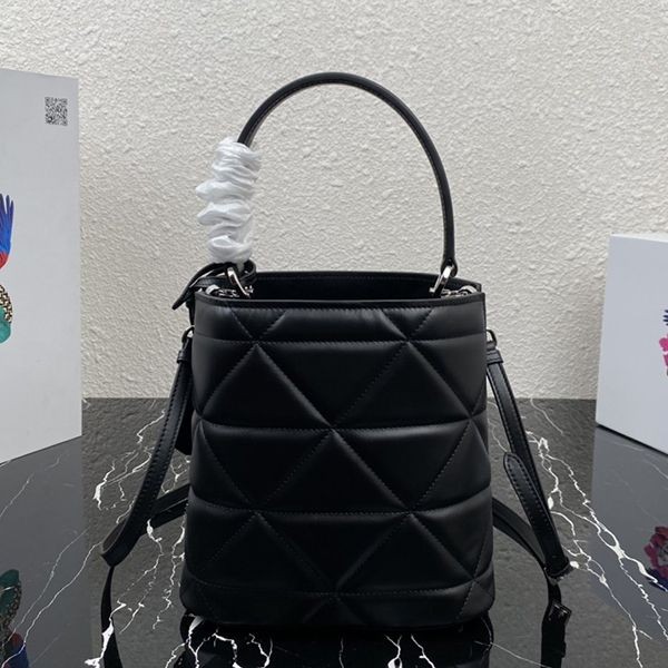 Attention ★ Prada logo handbag shoulder bag fake puq26310