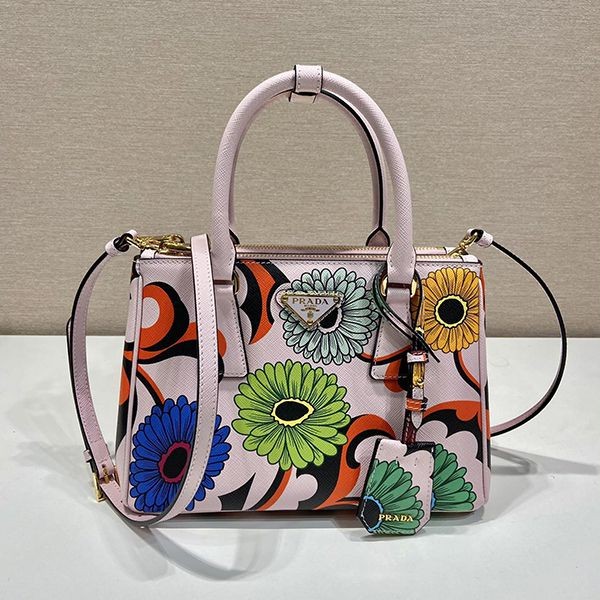 Popular Prada Replica Galleria Leather Small Bag puc24510